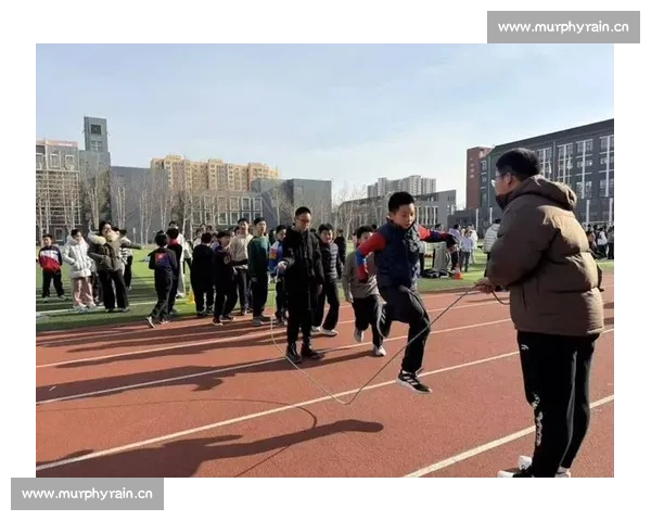 活力校园绳舞飞扬全校师生共赴精彩跳绳竞技盛会展现青春风采团结拼搏